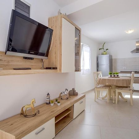 Apartment Angela Čunski Exteriör bild